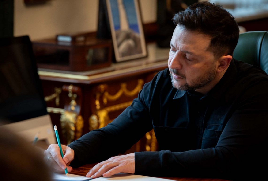 Зеленський підписав укази про звільнення ще чотирьох послів
